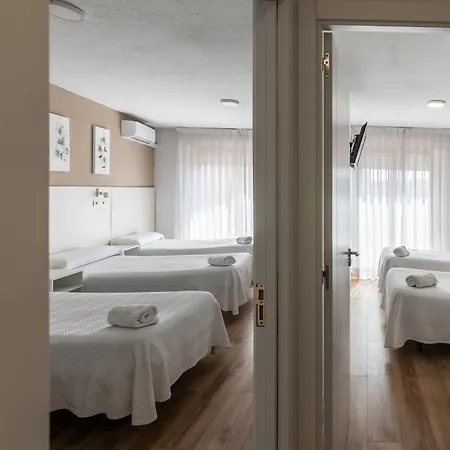 Hostal Gran Via Pinto Esterno foto
